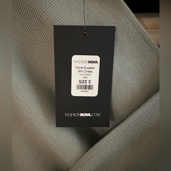 NWT FASHION NOVA RONA SWEATER MINI DRESS - Picture 3 of 4